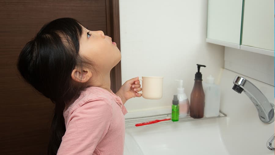 對抗牙齦疾病及預防牙周病的漱口水 - 高露潔香港